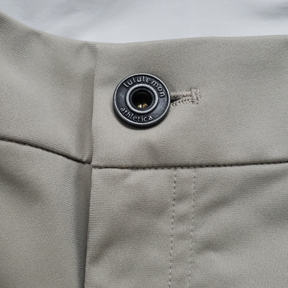 LULULEMON Club Bermuda shorts! - Picture 5 of 5